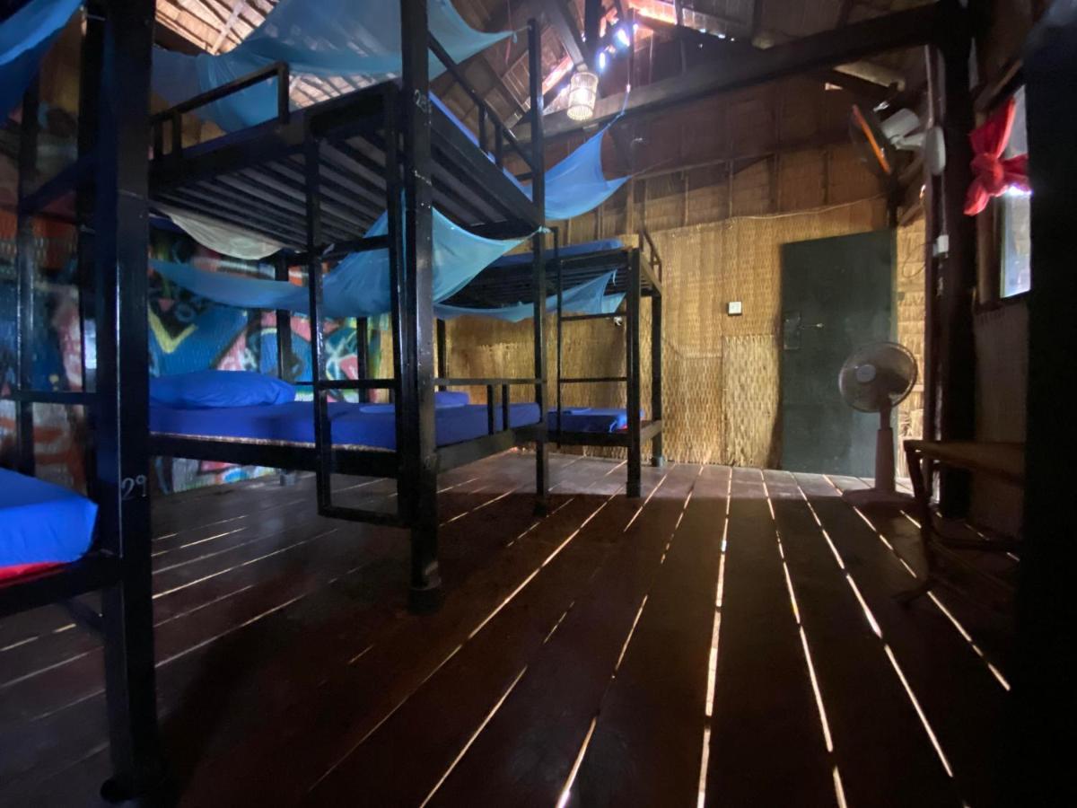 Arcadia Backpackers & Waterpark Hostel Kampot Exterior photo